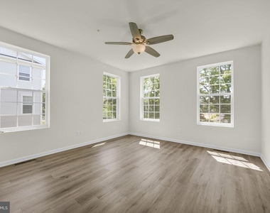 228 Park Ln - Photo Thumbnail 17