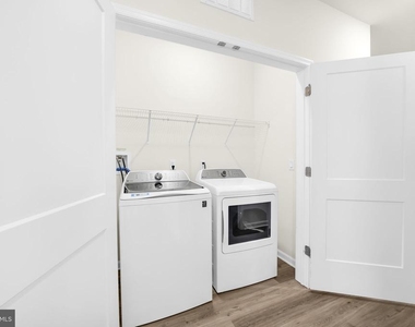228 Park Ln - Photo Thumbnail 13