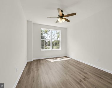 228 Park Ln - Photo Thumbnail 14