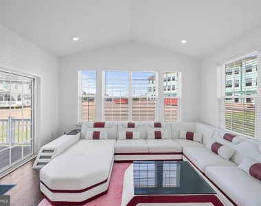 4 William Boyer Drive - Photo Thumbnail 19