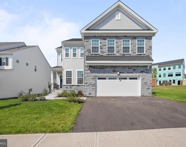 4 William Boyer Drive - Photo Thumbnail 3