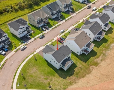 4 William Boyer Drive - Photo Thumbnail 7