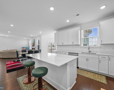 4 William Boyer Drive - Photo Thumbnail 22