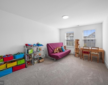4 William Boyer Drive - Photo Thumbnail 14