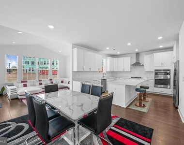 4 William Boyer Drive - Photo Thumbnail 17