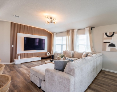 123 Stellamar Dr - Photo Thumbnail 2