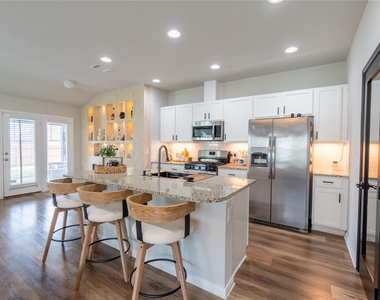 123 Stellamar Dr - Photo Thumbnail 10