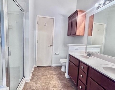 307 Green Slope Ln - Photo Thumbnail 8