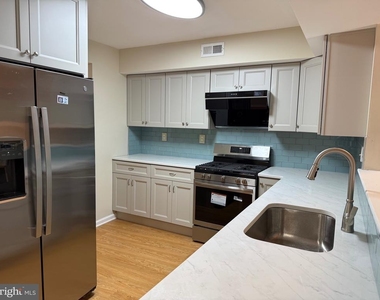 2 Lafayette Lane - Photo Thumbnail 7