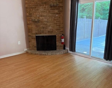 2 Lafayette Lane - Photo Thumbnail 8