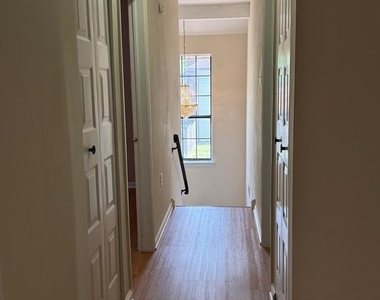 2 Lafayette Lane - Photo Thumbnail 12