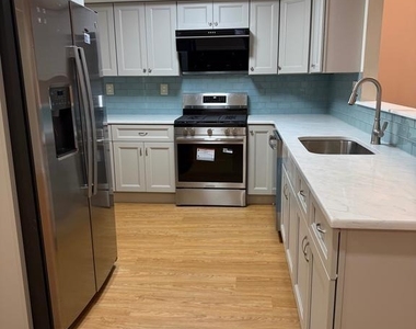 2 Lafayette Lane - Photo Thumbnail 4