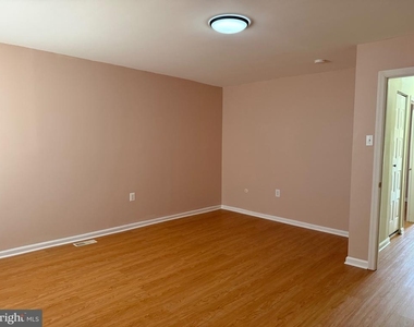 2 Lafayette Lane - Photo Thumbnail 18