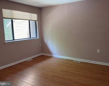 2 Lafayette Lane - Photo Thumbnail 17