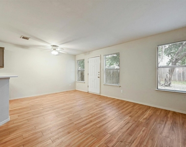 9602 Nightjar Dr - Photo Thumbnail 6