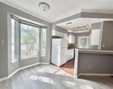 3111 Tom Green St - Photo Thumbnail 2