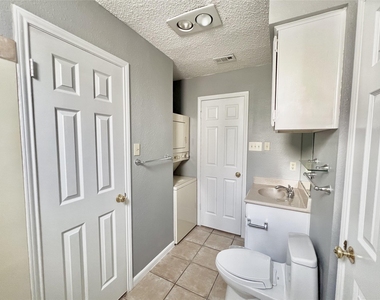 3111 Tom Green St - Photo Thumbnail 10