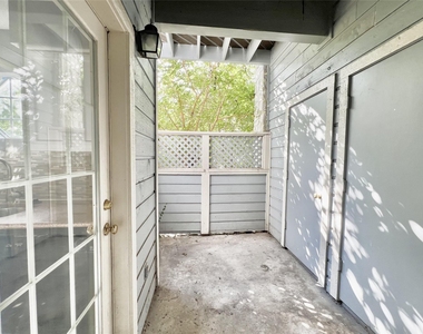 3111 Tom Green St - Photo Thumbnail 6