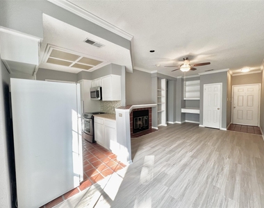 3111 Tom Green St - Photo Thumbnail 3