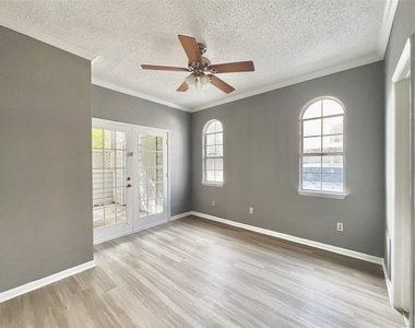 3111 Tom Green St - Photo Thumbnail 5