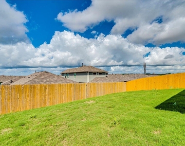 173 Balmorehea St - Photo Thumbnail 28
