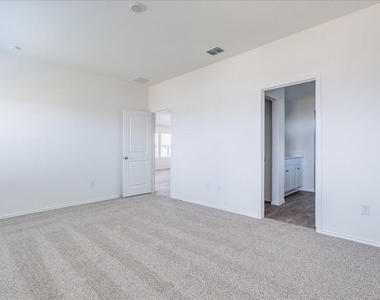 173 Balmorehea St - Photo Thumbnail 15