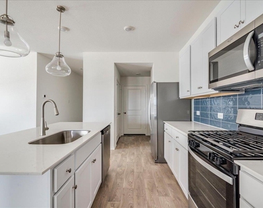 173 Balmorehea St - Photo Thumbnail 8