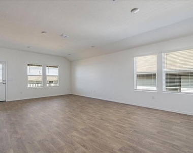 173 Balmorehea St - Photo Thumbnail 10