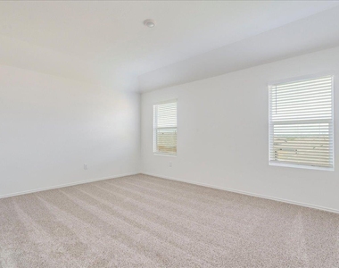173 Balmorehea St - Photo Thumbnail 14