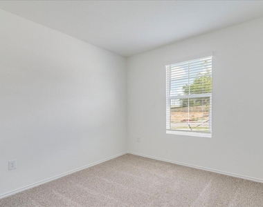 173 Balmorehea St - Photo Thumbnail 18