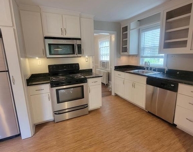 905 Evergreen Avenue - Photo Thumbnail 5
