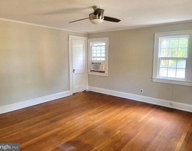 905 Evergreen Avenue - Photo Thumbnail 9