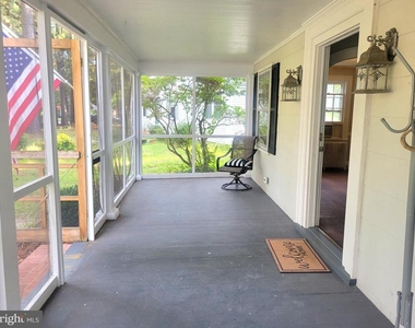 905 Evergreen Avenue - Photo Thumbnail 2