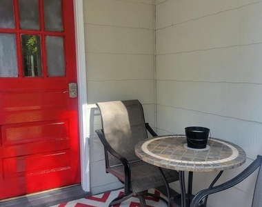 905 Evergreen Avenue - Photo Thumbnail 3