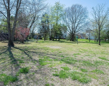 602 E Main Street - Photo Thumbnail 11