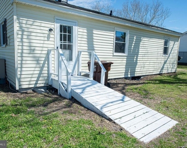 602 E Main Street - Photo Thumbnail 10