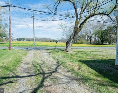 602 E Main Street - Photo Thumbnail 5
