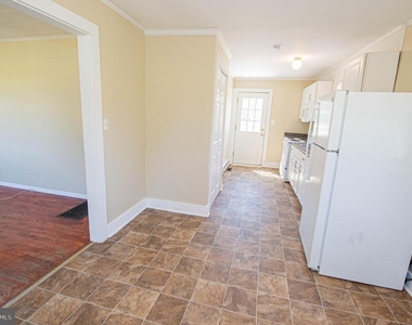 602 E Main Street - Photo Thumbnail 28