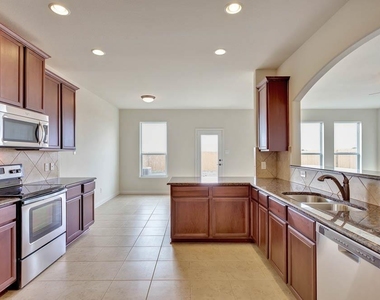 1673 Breanna Ln - Photo Thumbnail 3
