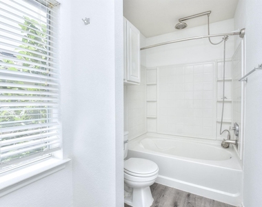 233 Brandons Way - Photo Thumbnail 20