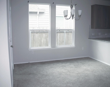 211 Pitkin Dr - Photo Thumbnail 12