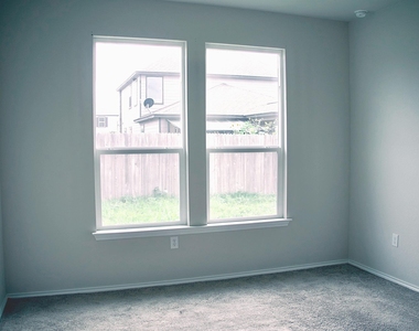 211 Pitkin Dr - Photo Thumbnail 14