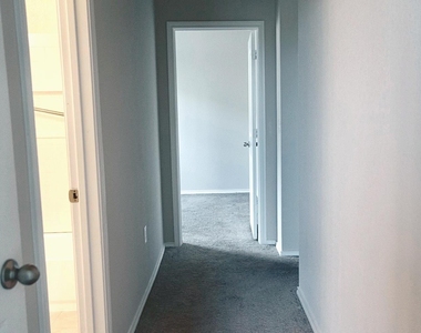 211 Pitkin Dr - Photo Thumbnail 10