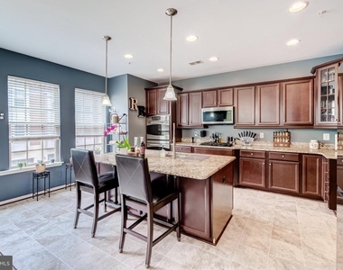 510 Overlook Park Drive - Photo Thumbnail 19