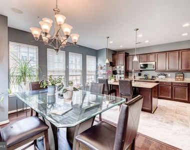 510 Overlook Park Drive - Photo Thumbnail 20