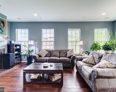 510 Overlook Park Drive - Photo Thumbnail 14