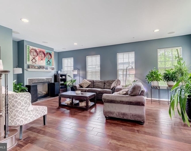 510 Overlook Park Drive - Photo Thumbnail 8