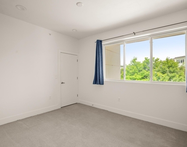 604 N Bluff Dr - Photo Thumbnail 21