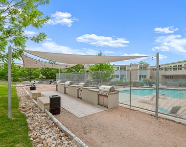 604 N Bluff Dr - Photo Thumbnail 30