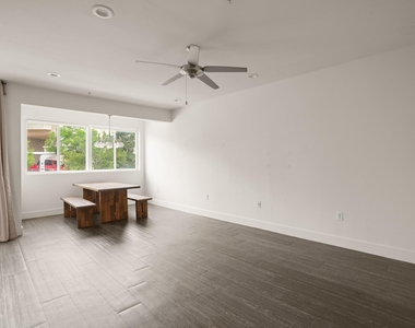 604 N Bluff Dr - Photo Thumbnail 12